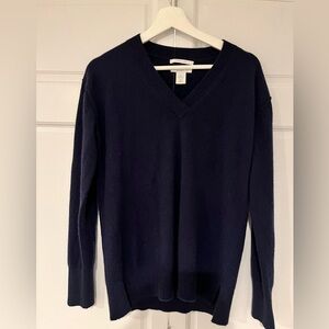Nordstrom Signature Women’s 100 percent Cashmere V-neck sweater